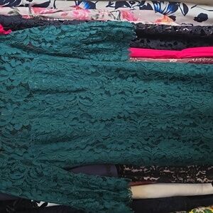 Hermoso vestido,,pero ya no es mi size ,es Eliza j size 2